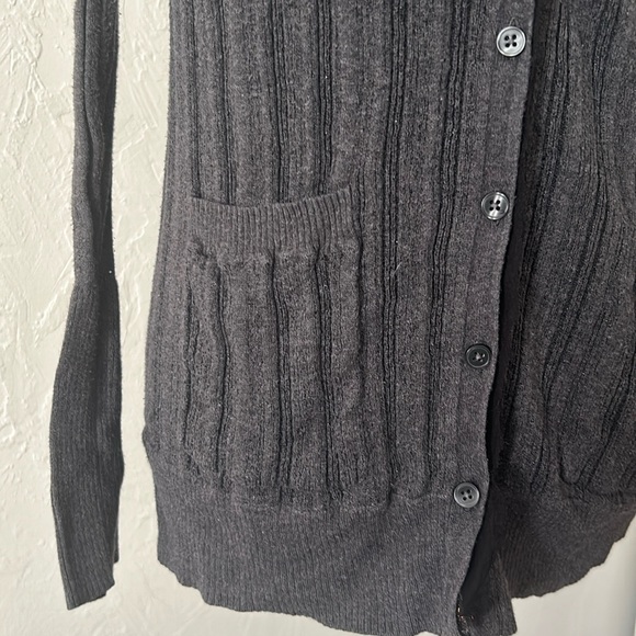 Vera wang layered raw hems ribbed button up cardigan - Picture 4 of 5